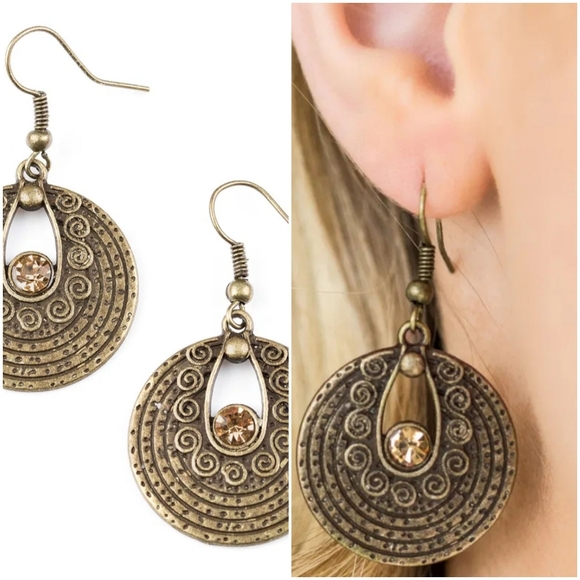 MAJESTICALLY MAVEN BRASS EARRINGS